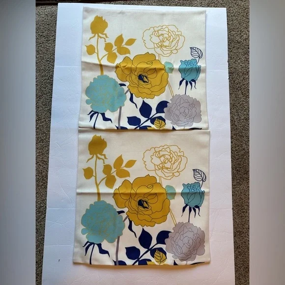 Floral Spring Summer Pillow Covers Approx 20”x20” Set Of 2 Zipper Closure New - Picture 5 of 9